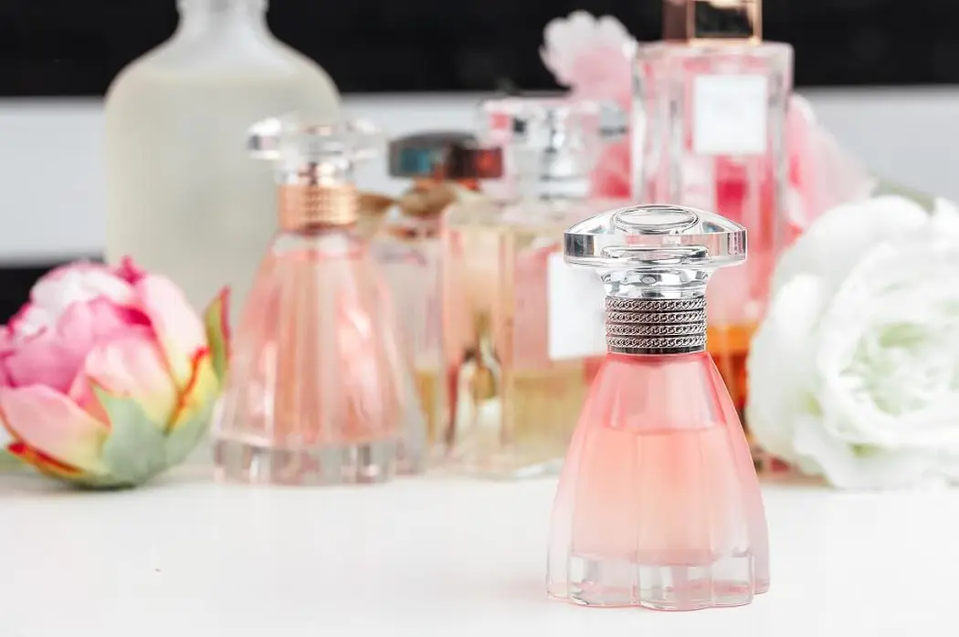 Zestawy perfum damskich ciekawy upominek dla bliskiej osoby