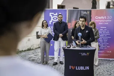 Ulica Złota zamieni się w scenę. Poezja, sztuka i kino w Lublinie