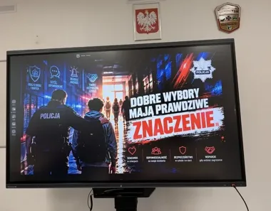 Uczniowie poznali zasadę 4U. Policjanci pokazali, jak reagować na atak