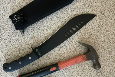 Maczeta i młotek przy 24-latku - policja sprawdza cztery auta w Lublinie