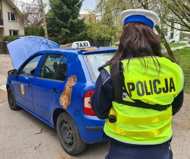 Skodą zjedzoną przez rdzę woził ludzi w Lublinie - policja przerwała kurs