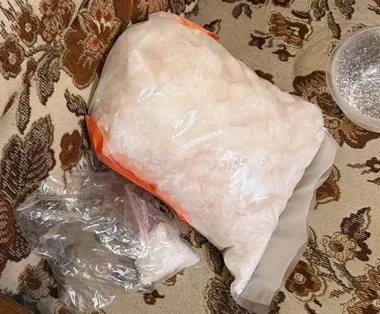 Prawie 4 kilo mefedronu na LSM - do mieszkania wszedł też poszukiwany