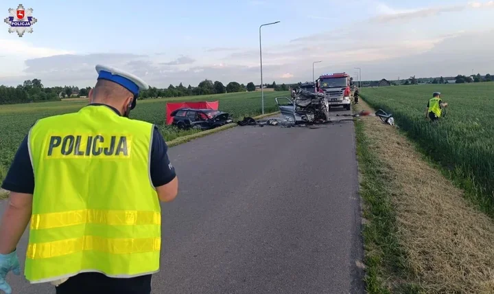Czołowe zderzenie w Klinach. Dwóch kierowców nie przeżyło