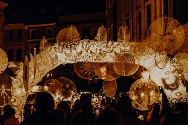 Bajkowe furtki na Starym Mieście. Noc Kultury idzie śladami Kubusia Puchatka
