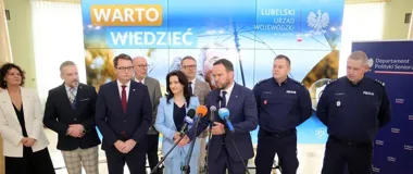 Seniorzy uczą się obrony przed oszustami. Program wystartował w Lublinie